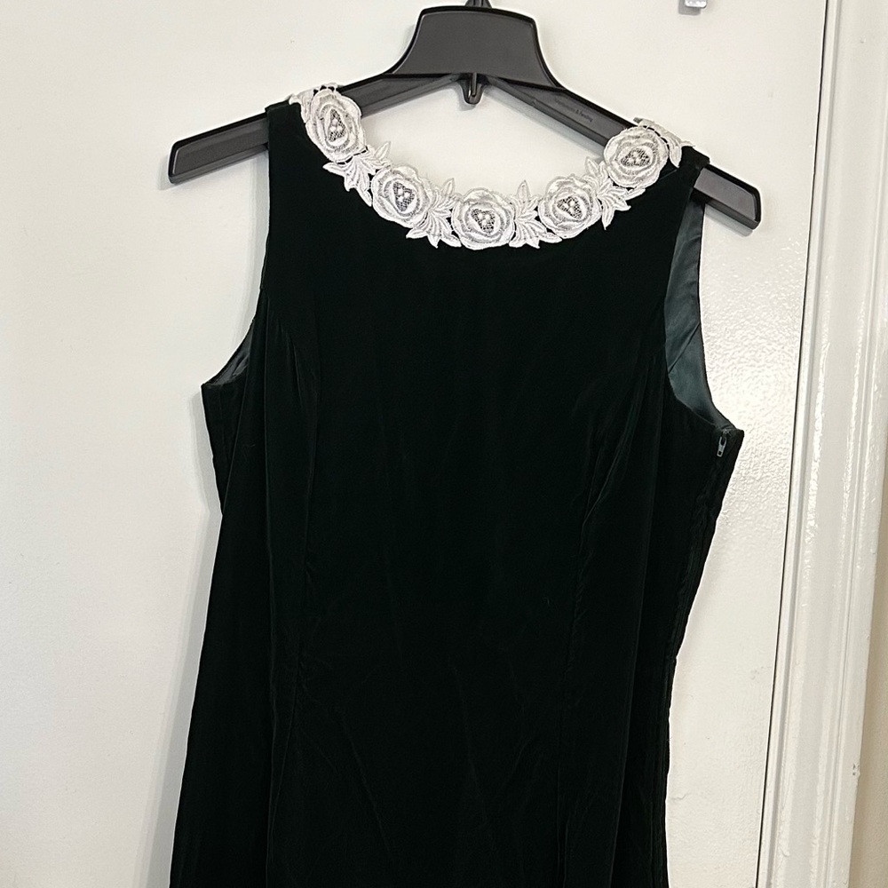 Vintage 1990s Scott McClintock full length emerald green velvet scoop back gown